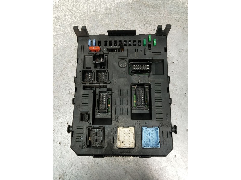 Recambio de caja reles / fusibles para peugeot 407 st sport pack referencia OEM IAM 9663510280  