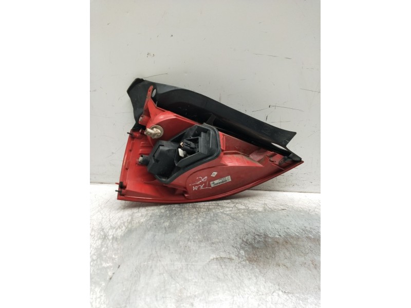 Recambio de piloto trasero derecho para renault megane ii (bm0/1_, cm0/1_) 1.9 dci referencia OEM IAM 820041321689038182  