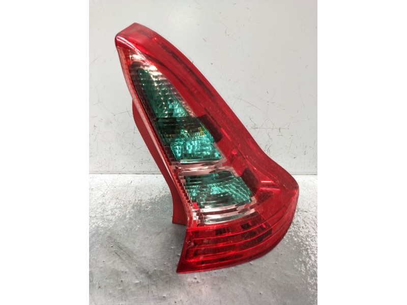 Recambio de piloto trasero derecho para citroën c4 coupe by loeb referencia OEM IAM 9646801677  