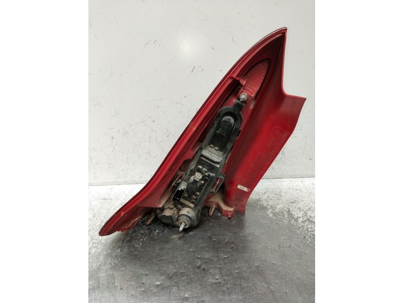 Recambio de piloto trasero derecho para citroën c4 coupe by loeb referencia OEM IAM 9646801677  