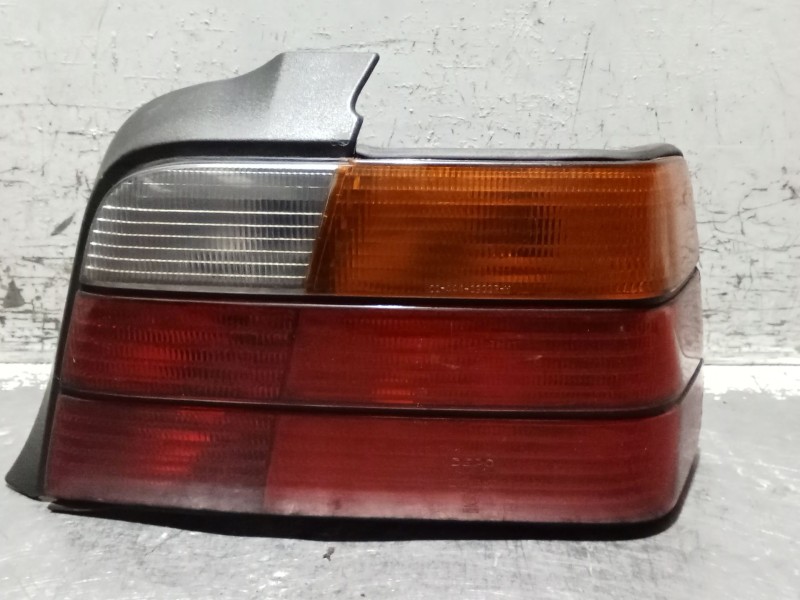 Recambio de piloto trasero derecho para bmw 3 (e36) 318 tds referencia OEM IAM   