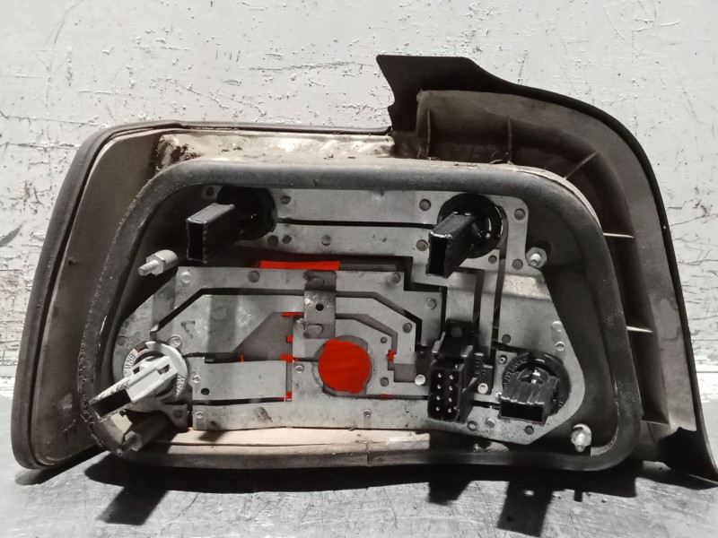 Recambio de piloto trasero derecho para bmw 3 (e36) 318 tds referencia OEM IAM   