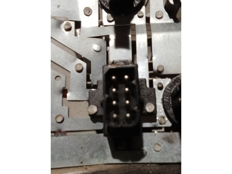 Recambio de piloto trasero derecho para bmw 3 (e36) 318 tds referencia OEM IAM   