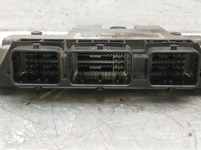 Recambio de centralita motor uce para renault megane ii (bm0/1_, cm0/1_) 1.9 dci referencia OEM IAM 02810133668200601334  