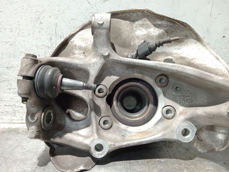 Recambio de mangueta delantera derecha para audi a5 coupe (8t) referencia OEM IAM 8K0407254T  