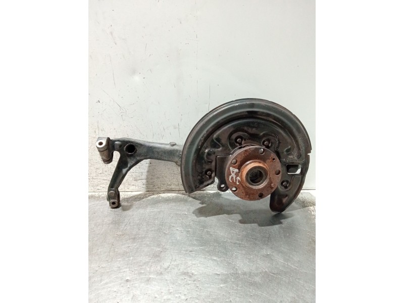 Recambio de mangueta delantera derecha para volkswagen passat berlina (3b3) referencia OEM IAM 3B0615312  