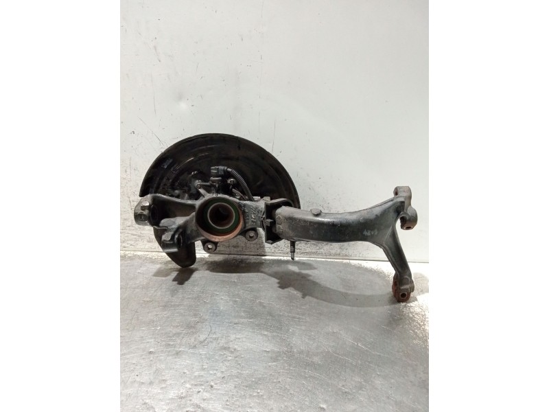 Recambio de mangueta delantera derecha para volkswagen passat berlina (3b3) referencia OEM IAM 3B0615312  