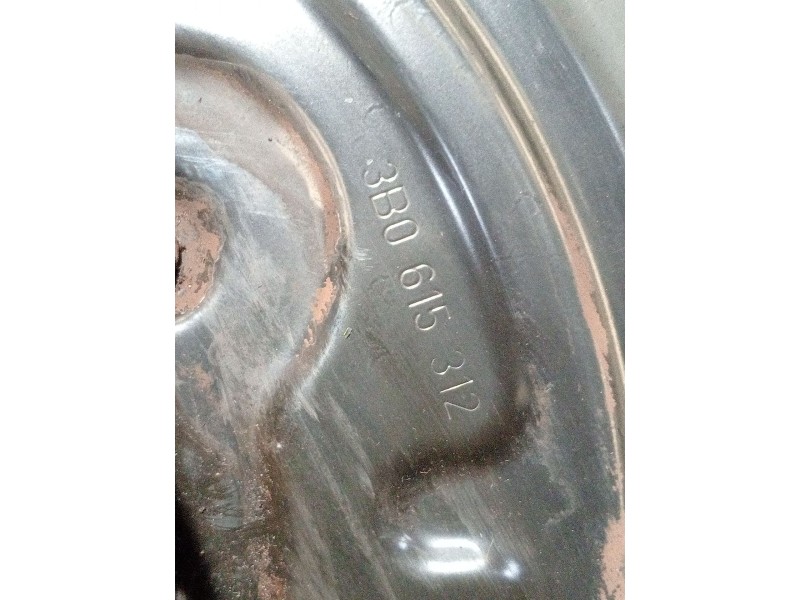 Recambio de mangueta delantera derecha para volkswagen passat berlina (3b3) referencia OEM IAM 3B0615312  