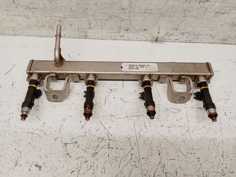 Recambio de rampa inyectora para mazda mx-5 (nc) referencia OEM IAM VP6ALU9D280AA  