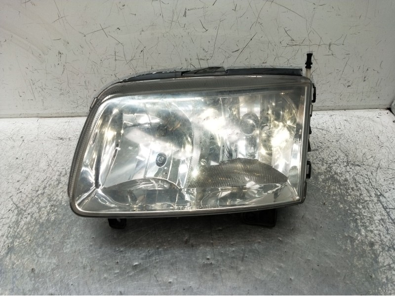 Recambio de faro izquierdo para volkswagen polo (6n2) 1.9 sdi referencia OEM IAM 084411139L  
