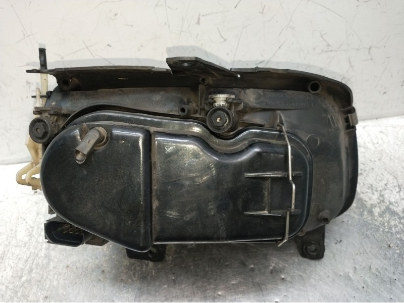 Recambio de faro izquierdo para volkswagen polo (6n2) 1.9 sdi referencia OEM IAM 084411139L  