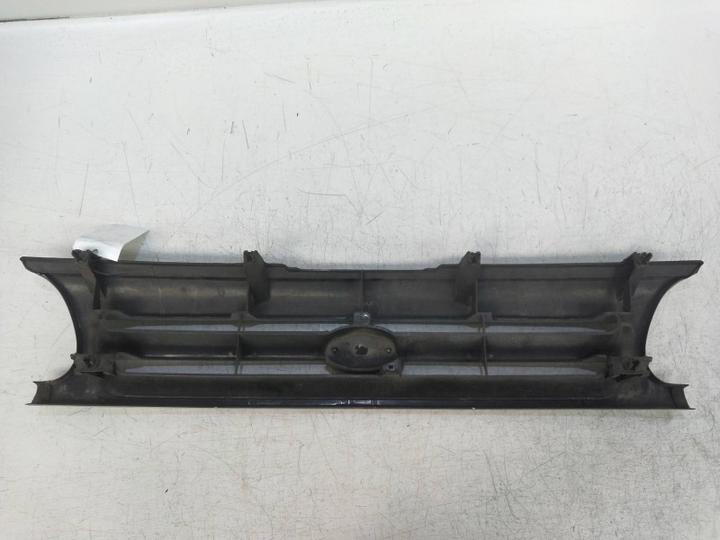 Recambio de rejilla delantera para kia pride 1.4 cat referencia OEM IAM   