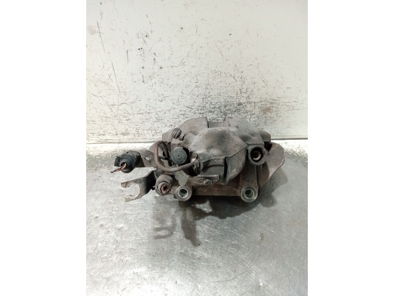 Recambio de pinza freno delantera derecha para volkswagen passat berlina (3b3) referencia OEM IAM   