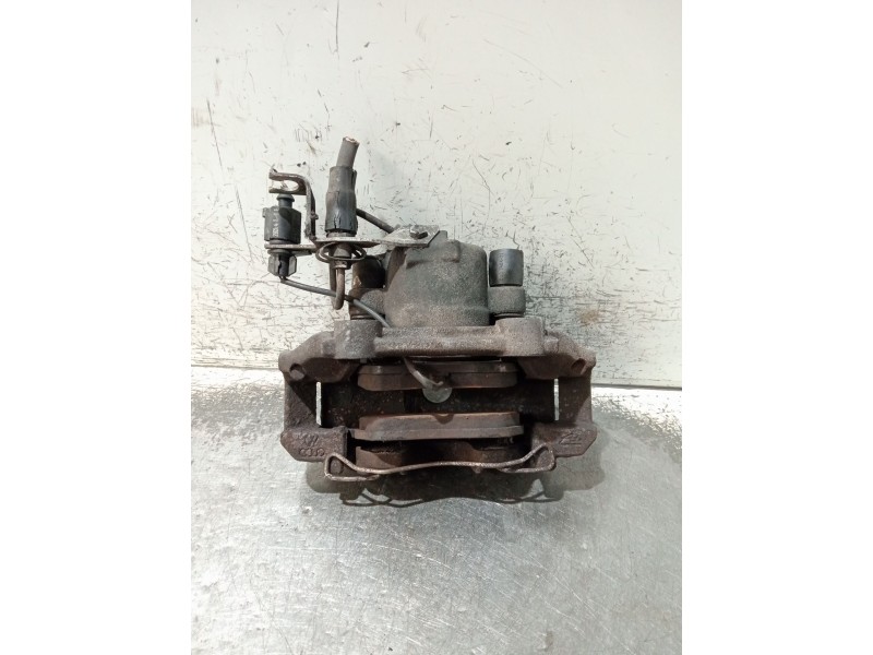 Recambio de pinza freno delantera derecha para volkswagen passat berlina (3b3) referencia OEM IAM   