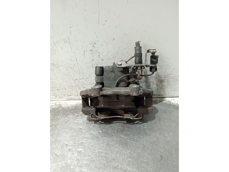 Recambio de pinza freno delantera izquierda para volkswagen passat berlina (3b3) referencia OEM IAM   