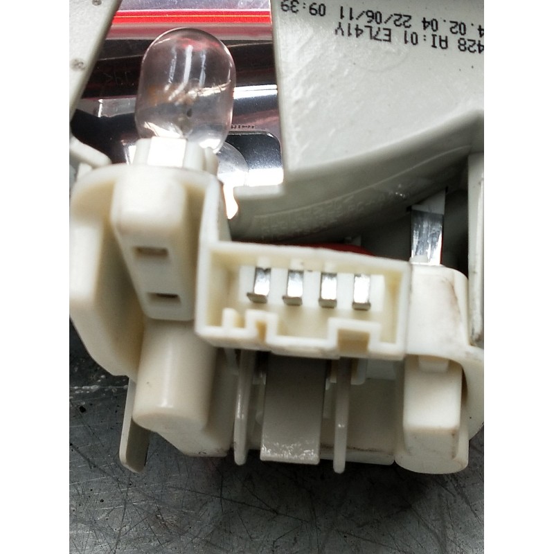 Recambio de piloto trasero izquierdo interior para bmw serie 3 berlina (e90) 320d referencia OEM IAM 7289428  