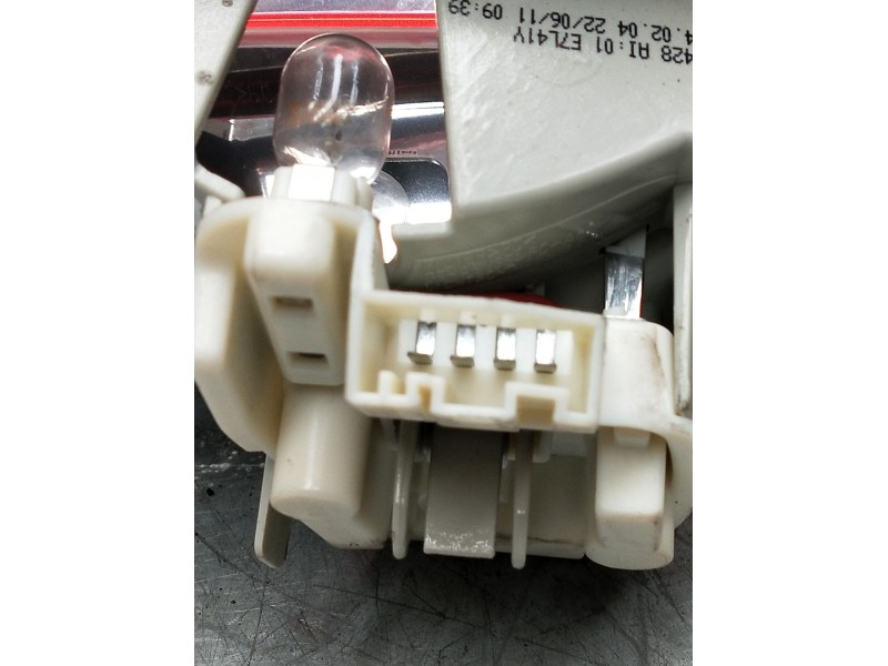 Recambio de piloto trasero izquierdo interior para bmw serie 3 berlina (e90) 320d referencia OEM IAM 7289428  