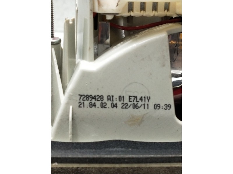 Recambio de piloto trasero izquierdo interior para bmw serie 3 berlina (e90) 320d referencia OEM IAM 7289428  