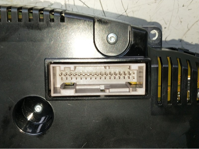 Recambio de cuadro instrumentos para audi a6 berlina (4f2) 2.0 tdi referencia OEM IAM 4F0920933Q  