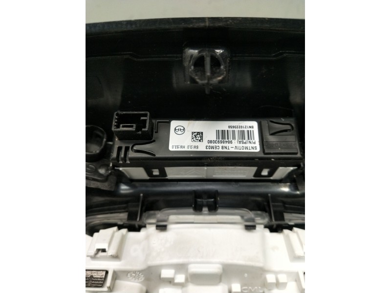 Recambio de luz interior para opel corsa f referencia OEM IAM 3919687498276588pr  