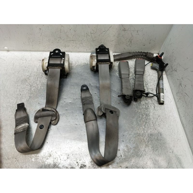 Recambio de juego cinturones delantero para kia carnival / grand carnival iii (vq) 2.9 crdi referencia OEM IAM   