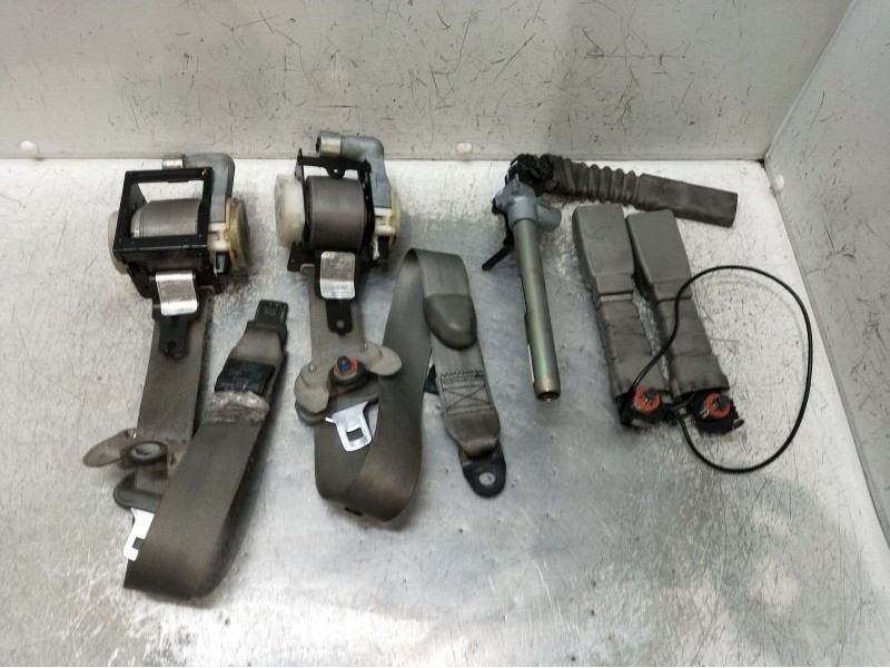 Recambio de juego cinturones delantero para kia carnival / grand carnival iii (vq) 2.9 crdi referencia OEM IAM   
