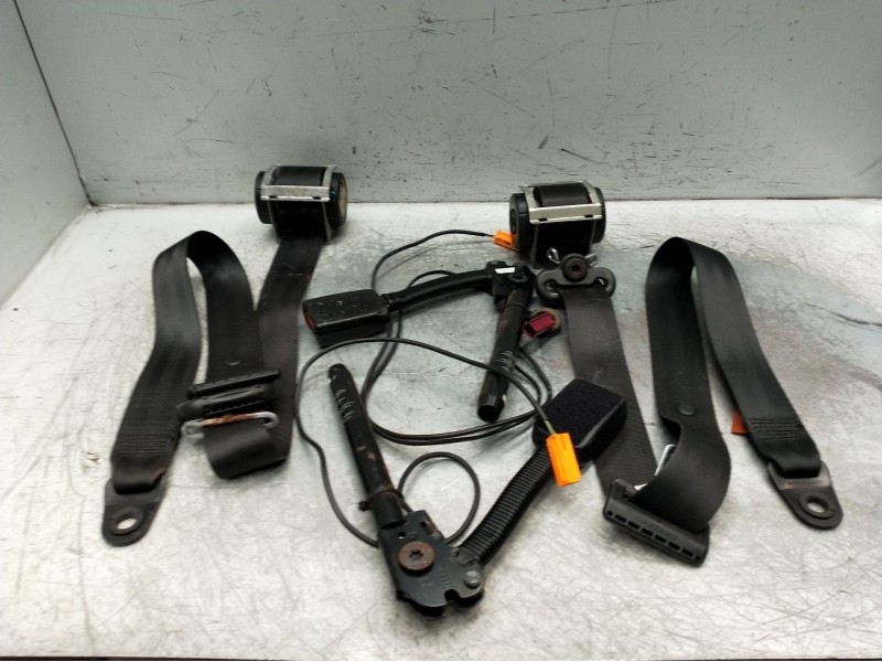 Recambio de juego cinturones delantero para ford c-max (cb3) ambiente referencia OEM IAM   