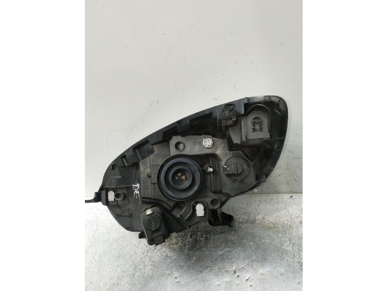 Recambio de faro derecho para citroën c1 seduction referencia OEM IAM 89092916  