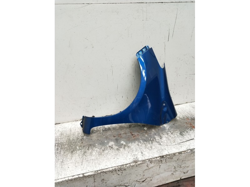 Recambio de aleta delantera izquierda para toyota yaris active referencia OEM IAM   