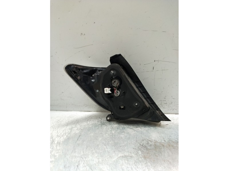 Recambio de piloto trasero derecho para toyota yaris live referencia OEM IAM   