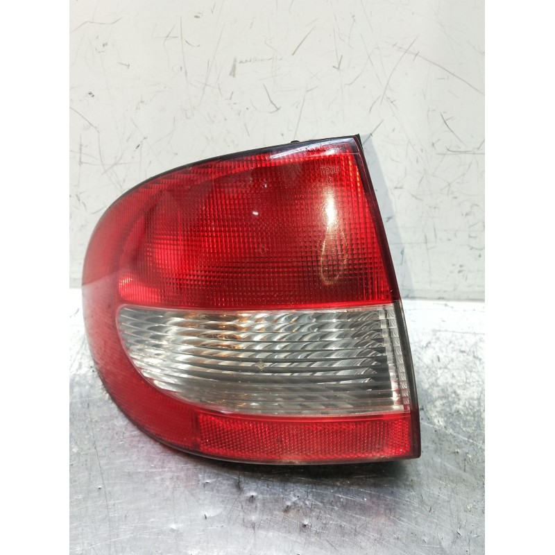 Recambio de piloto trasero izquierdo para renault megane i fase 2 classic (la..) referencia OEM IAM 7700428058  