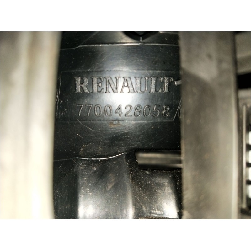 Recambio de piloto trasero izquierdo para renault megane i fase 2 classic (la..) referencia OEM IAM 7700428058  