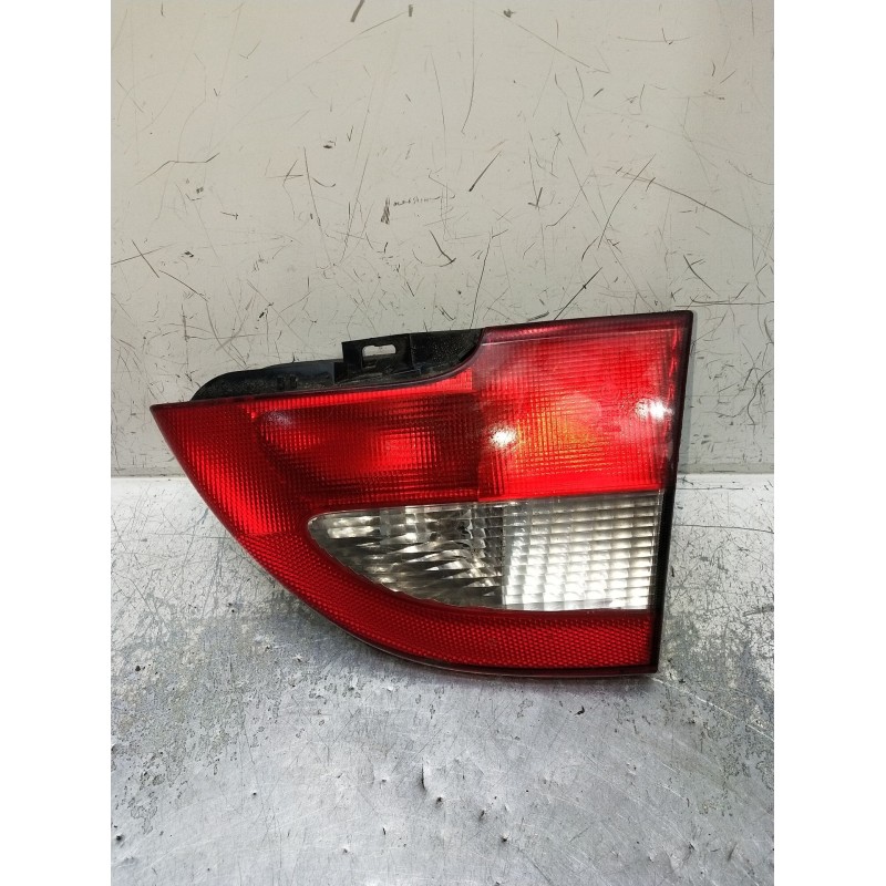 Recambio de piloto trasero derecho interior para renault megane i fase 2 classic (la..) referencia OEM IAM 7700428053  