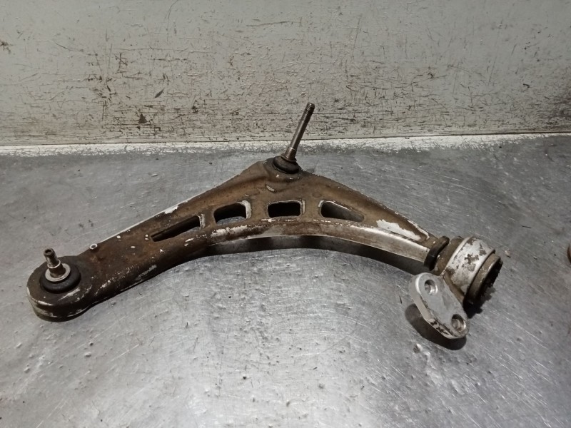 Recambio de brazo suspension inferior delantero izquierdo para bmw serie 3 berlina (e46) referencia OEM IAM   