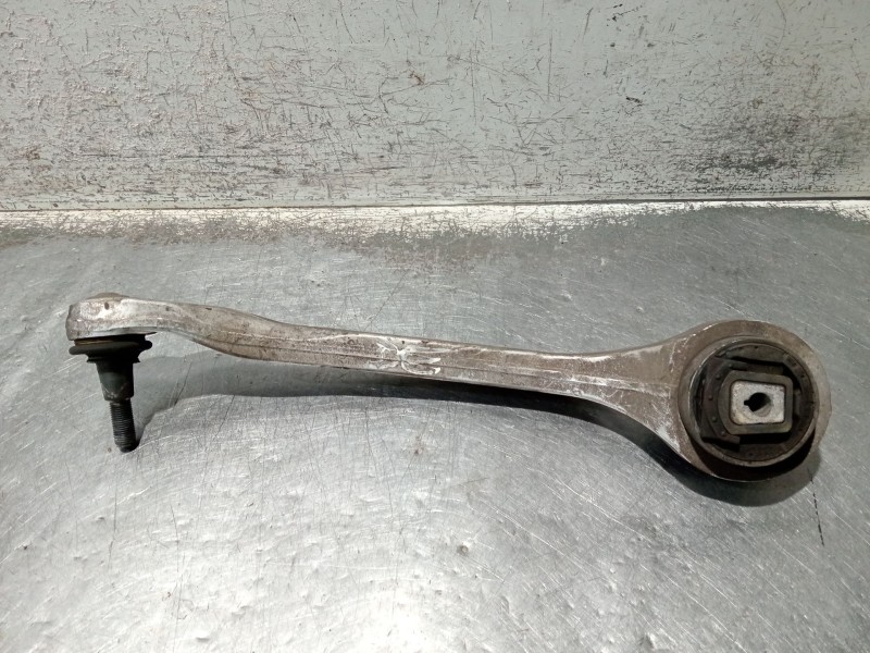 Recambio de brazo suspension inferior delantero derecho para audi a8 (4e2) 4.2 quattro referencia OEM IAM 4E0407696B  