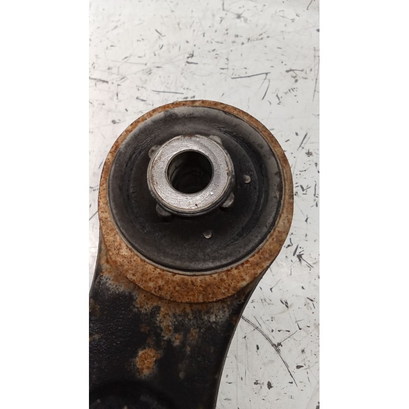 Recambio de brazo suspension superior delantero izquierdo para citroën c4 coupe by loeb referencia OEM IAM   