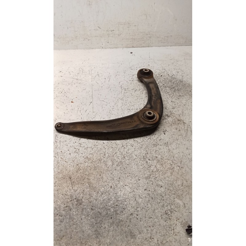 Recambio de brazo suspension superior delantero derecho para citroën c4 coupe by loeb referencia OEM IAM 566792ax  