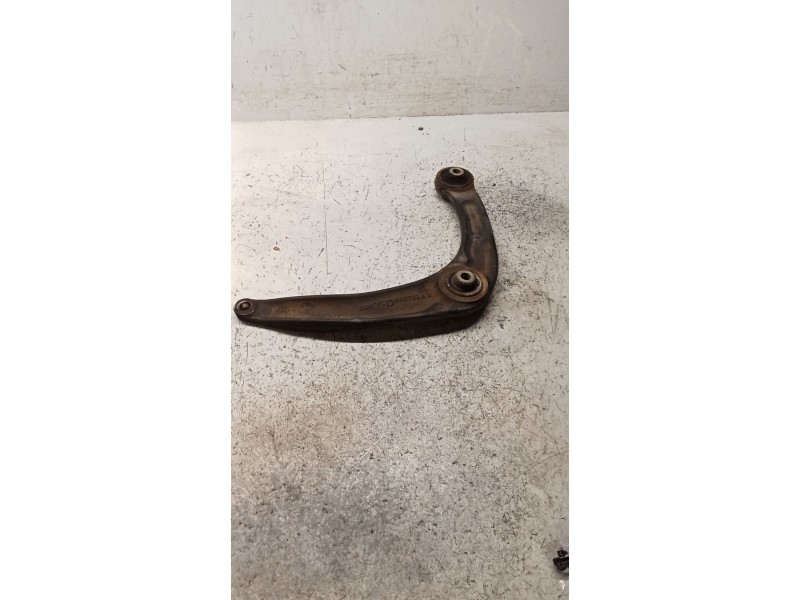 Recambio de brazo suspension superior delantero derecho para citroën c4 coupe by loeb referencia OEM IAM 566792ax  