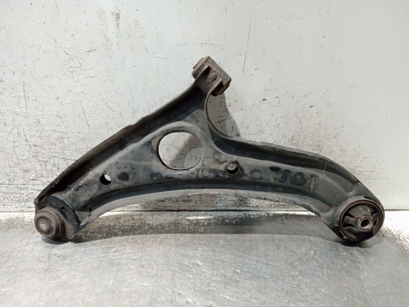 Recambio de brazo suspension inferior delantero derecho para hyundai getz (tb) 1.1 referencia OEM IAM 54501ICXXX  