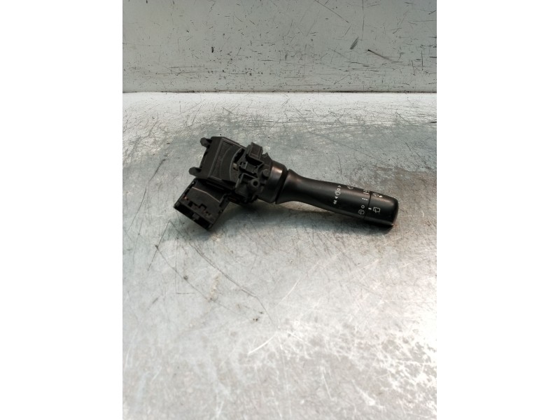 Recambio de mando limpia para toyota yaris live referencia OEM IAM 0d18017f904  