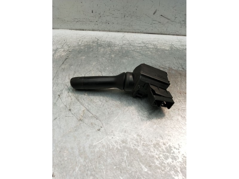 Recambio de mando limpia para toyota yaris live referencia OEM IAM 0d18017f904  