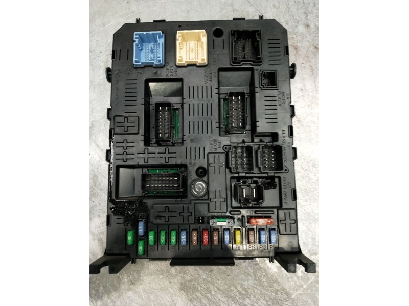 Recambio de caja reles / fusibles para peugeot 308 sw urban referencia OEM IAM 966405908001  