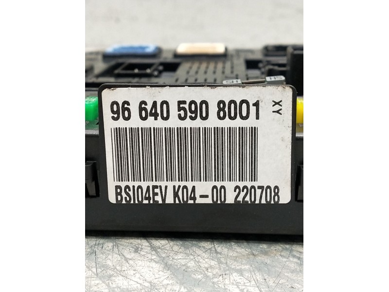Recambio de caja reles / fusibles para peugeot 308 sw urban referencia OEM IAM 966405908001  