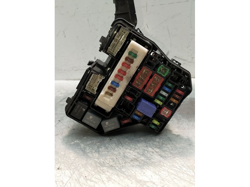 Recambio de caja reles / fusibles para toyota yaris live referencia OEM IAM   