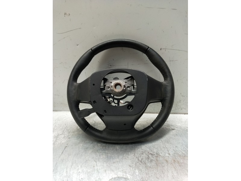 Recambio de volante para toyota yaris live referencia OEM IAM 306744199483ac451000d490c1  