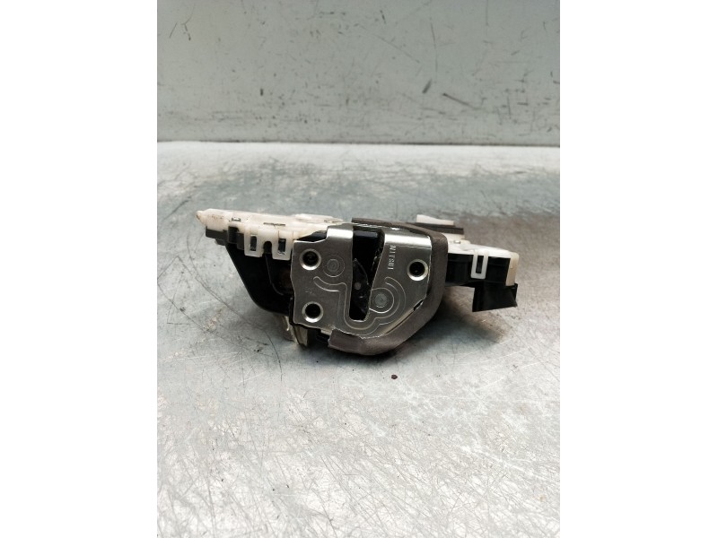 Recambio de motor cierre centralizado delantero derecho para toyota yaris live referencia OEM IAM 5p  