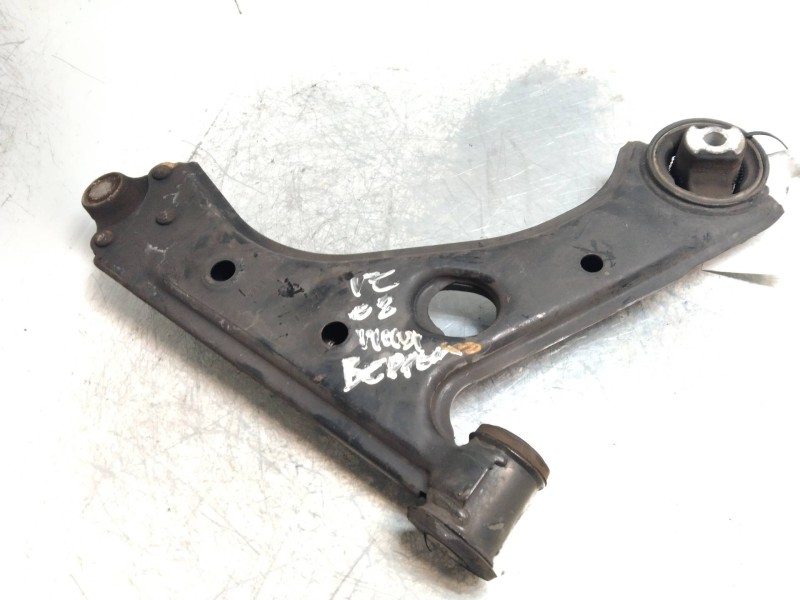Recambio de brazo suspension inferior delantero izquierdo para peugeot bipper básico referencia OEM IAM   