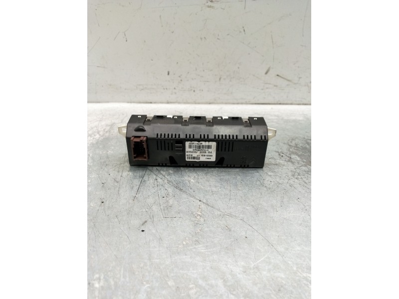 Recambio de pantalla multifuncion para peugeot 308 sw urban referencia OEM IAM 966464428002  