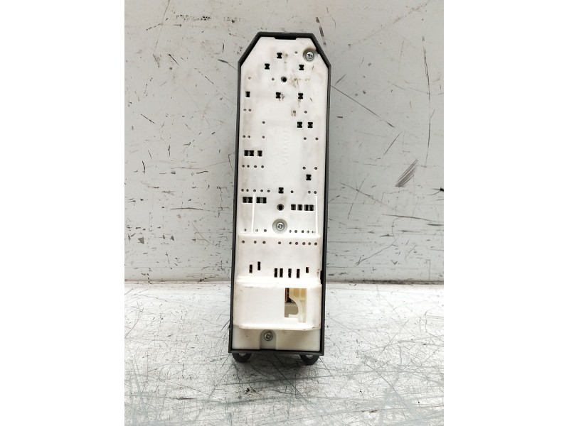 Recambio de mando elevalunas delantero izquierdo para toyota yaris live referencia OEM IAM 192835  