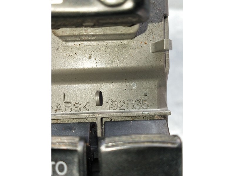 Recambio de mando elevalunas delantero izquierdo para toyota yaris live referencia OEM IAM 192835  